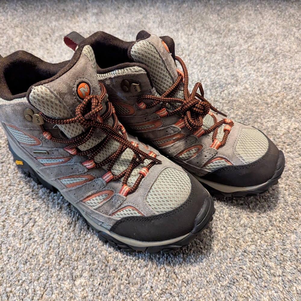 Men's Gray Hiking Boots